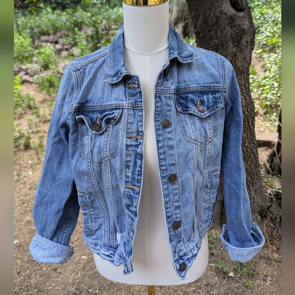 Abercrombie & Fitch Jackets & Blazers - Abercrombie & Fitch Blue Jean Jacket Cropped Style